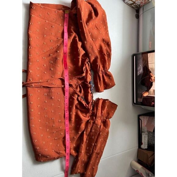 KOJOON women’s rust orange textured off the shoulder long sleeve blouse - Picture 3 of 8